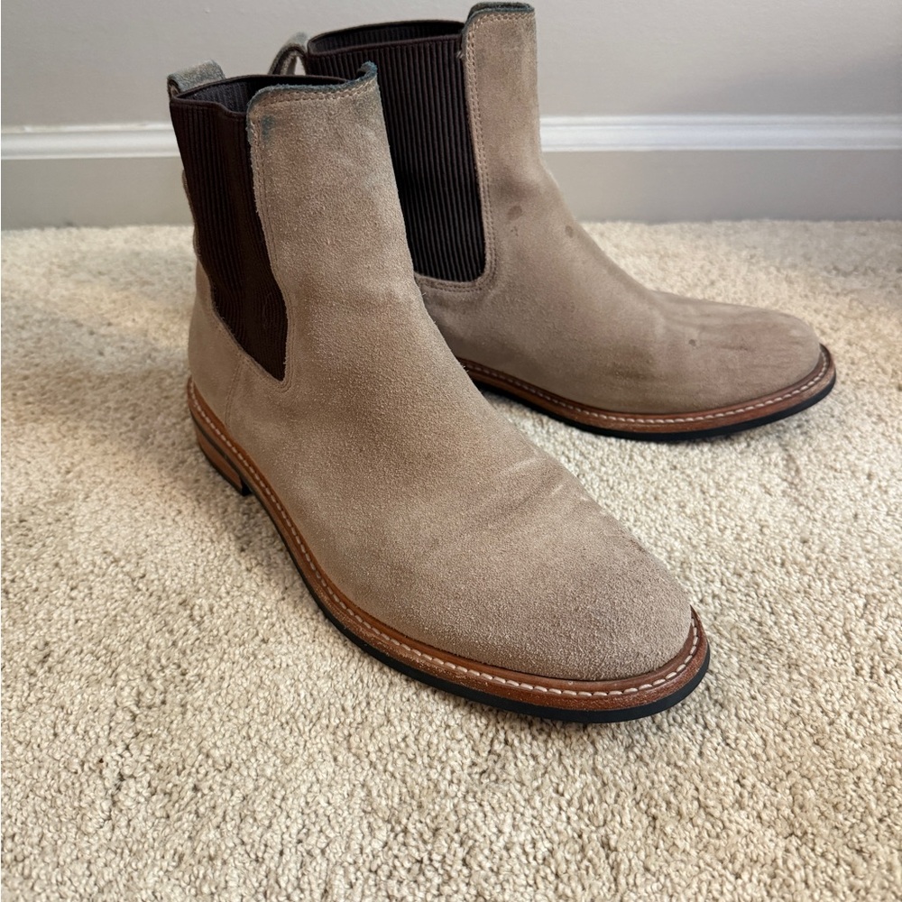 Nisolo Women’s Tan Suede Chelsea Boots